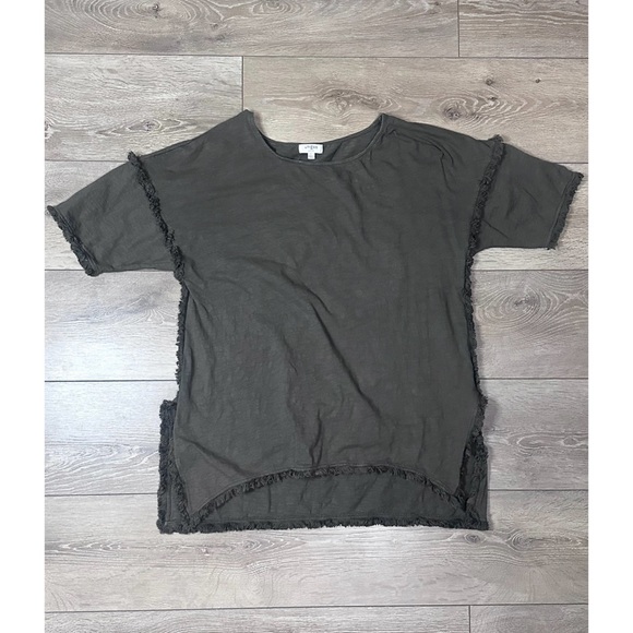 •Sold•  Umgee Olive Green Frayed High Low Tee - Picture 2 of 13